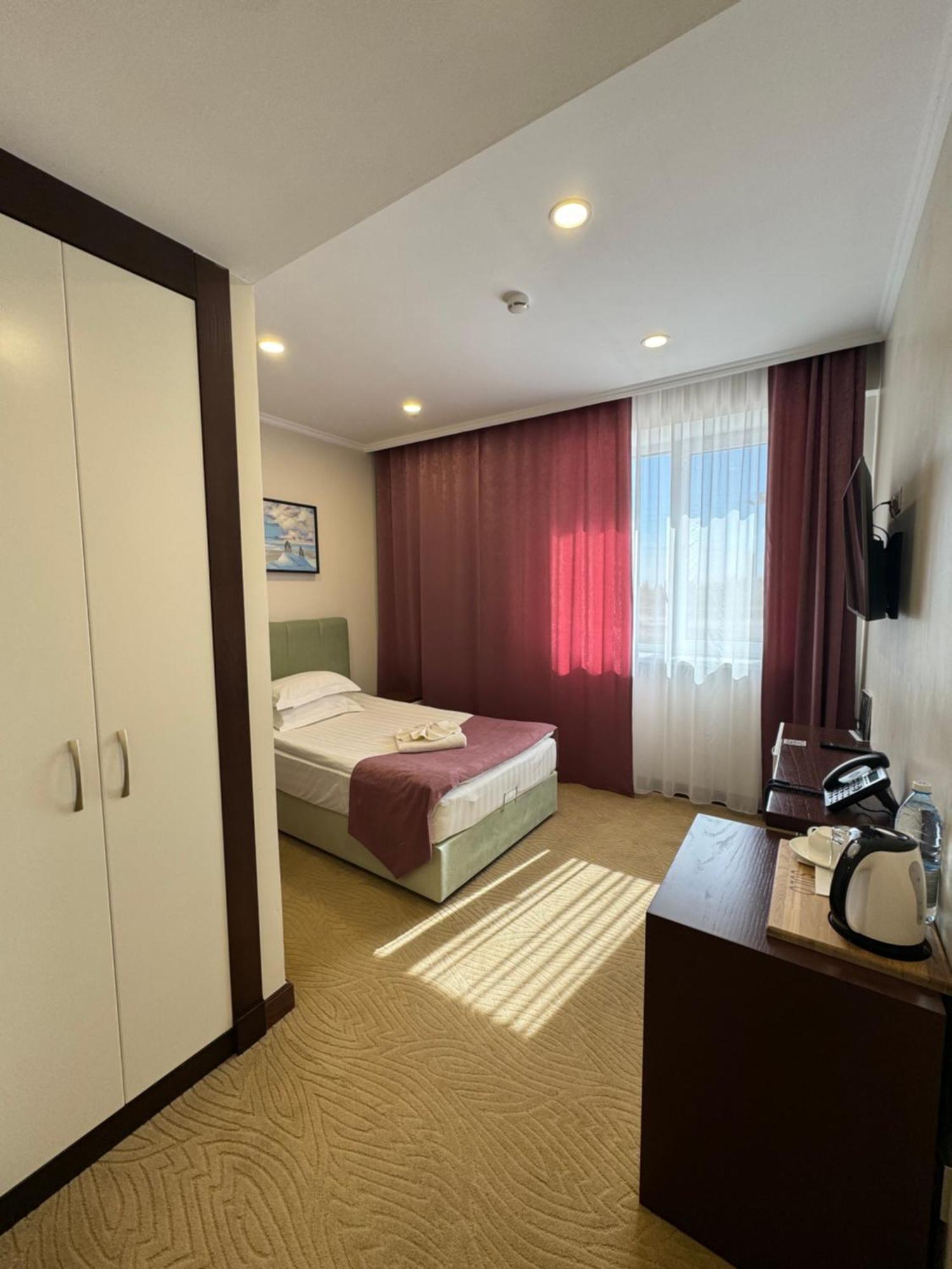 Sulo Atyrau Hotel ภายนอก รูปภาพ