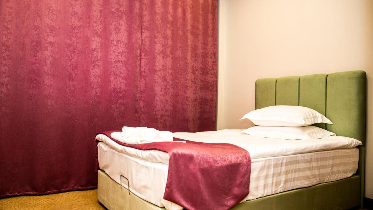 Sulo Atyrau Hotel ภายนอก รูปภาพ
