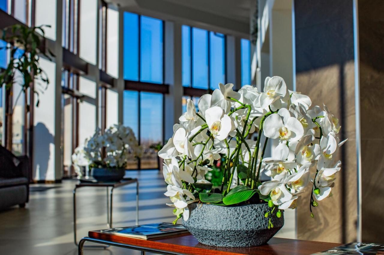 Sulo Atyrau Hotel ภายนอก รูปภาพ